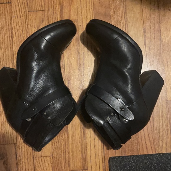 Rag & Bone Black Leather Harrow Ankle Booties 9